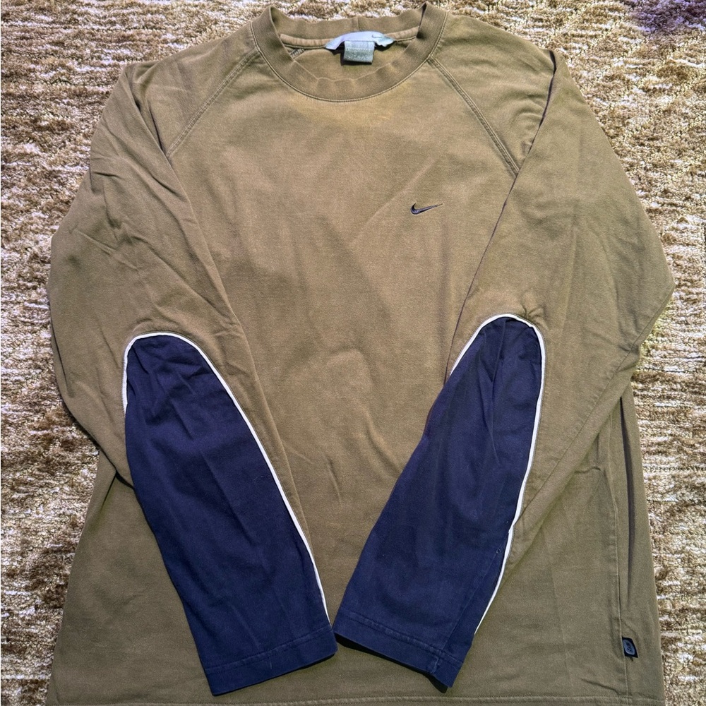 Vintage Nike Brown Long Sleeve Shirt with Navy Accents
